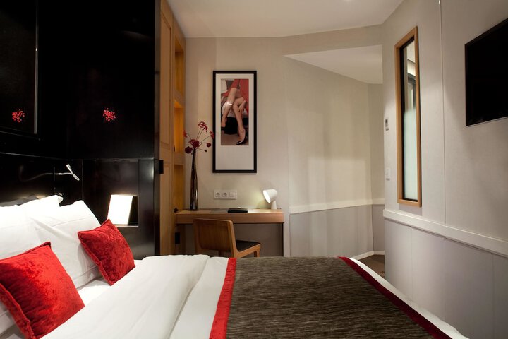 Room 4 of 35