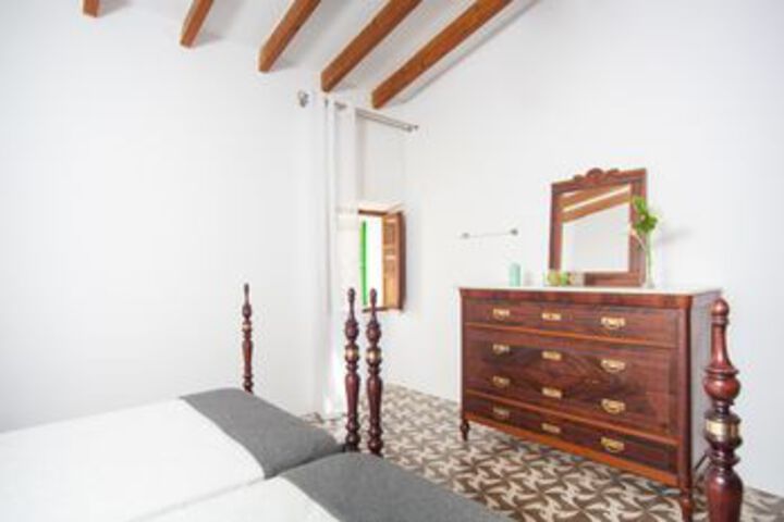 Room 1 of 21