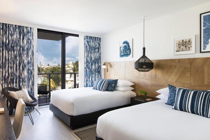1 Queen Bed (8 of 14)