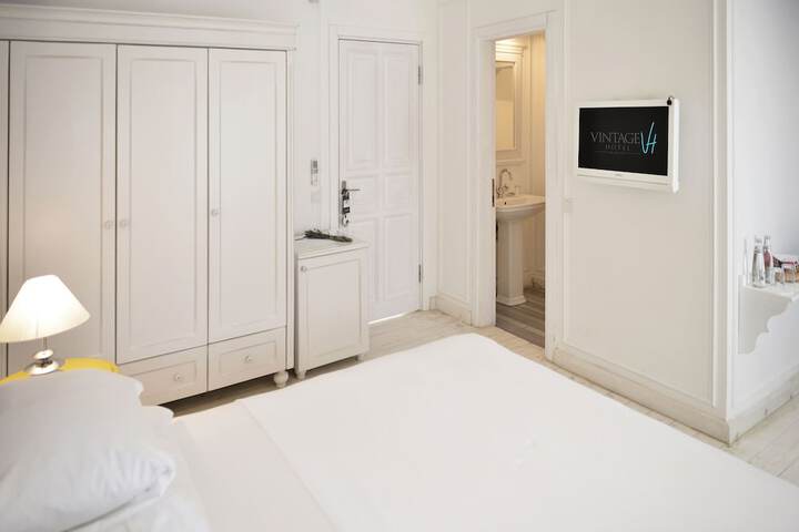 Room 31 of 67