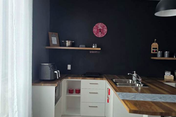 Room 10 of 37