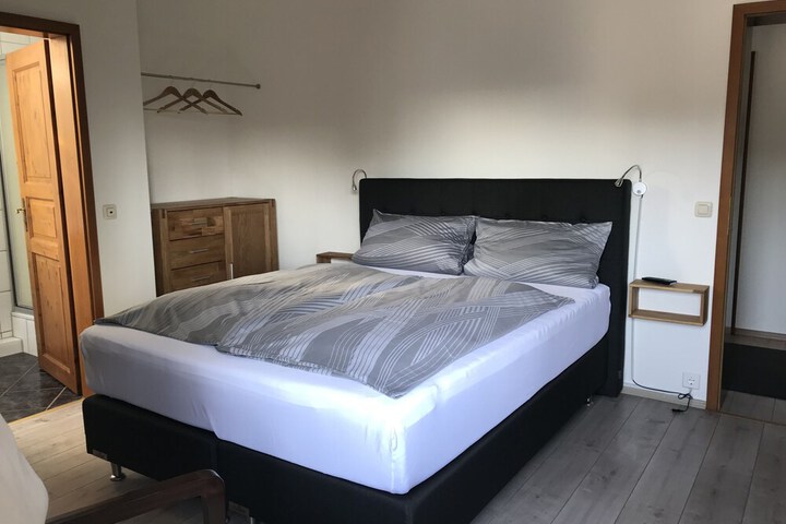 Room 5 of 27