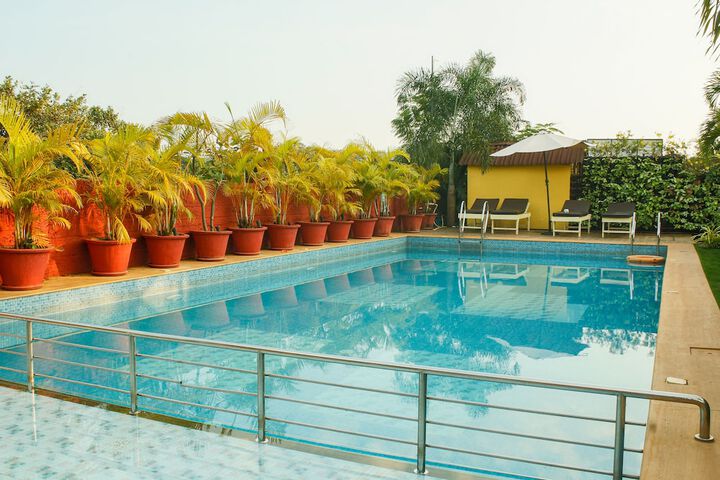 Pool 53 of 117