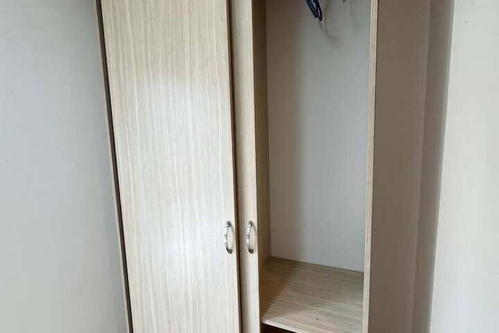 Room 10 of 27
