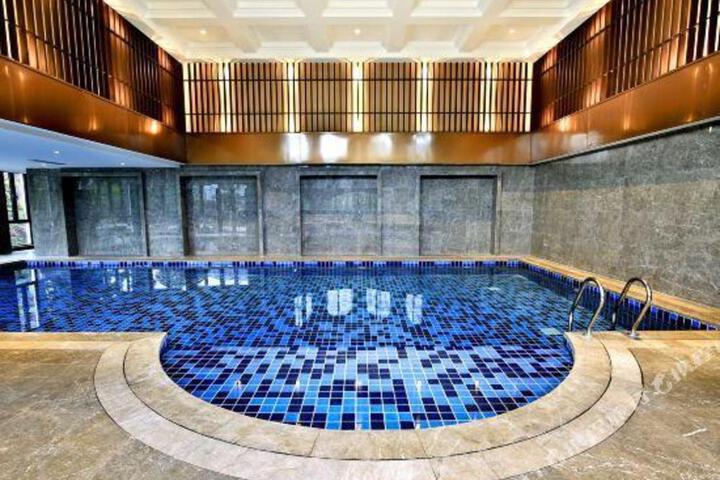 Chishui Yangtze Peninsula Hotel