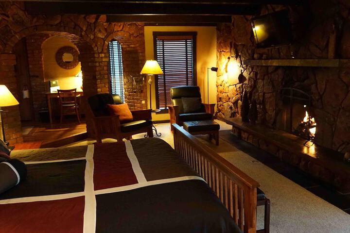 Room 23 of 150
