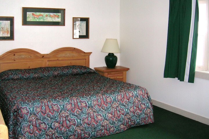 Room 8 of 32