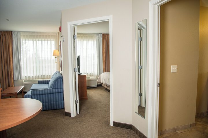 Room 9 of 84
