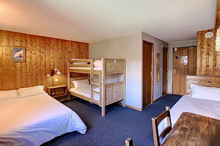 Room 6 of 54