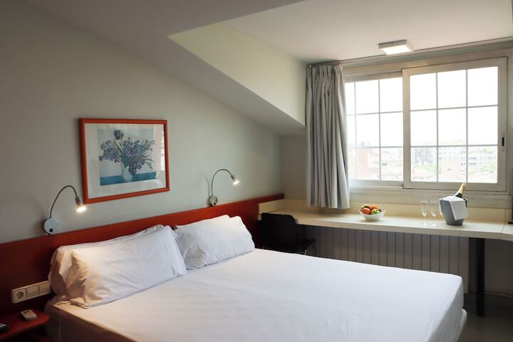 Room 14 of 50