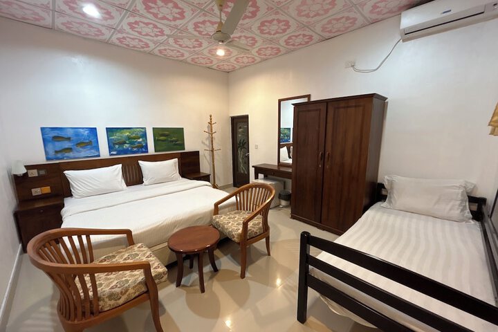 Room 5 of 7