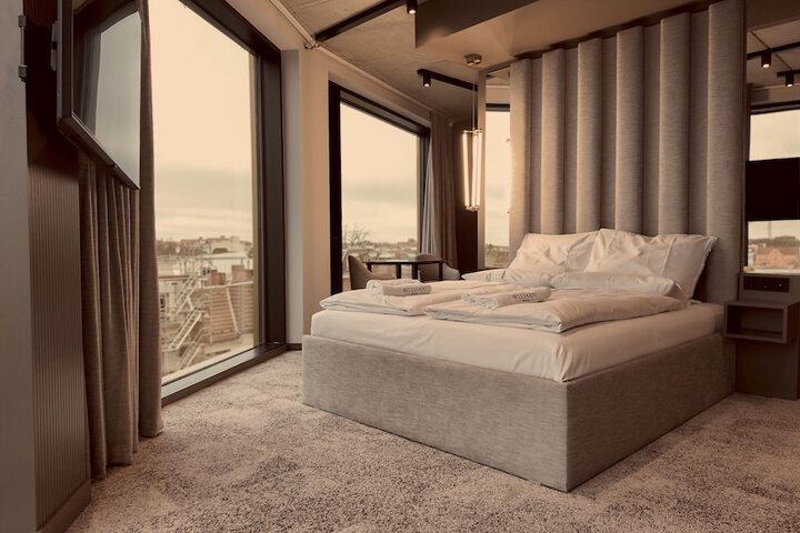Room 19 of 116