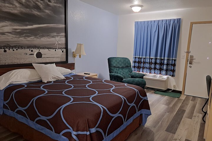 Room 14 of 32