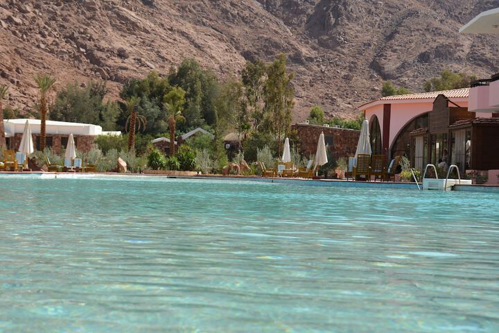 Pool 21 of 33