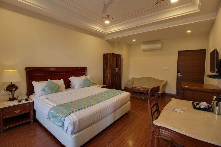 Room 9 of 59