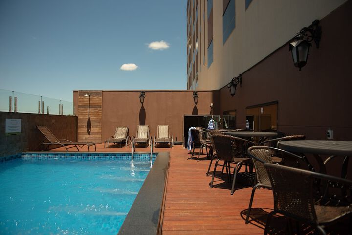 Pool 34 of 70