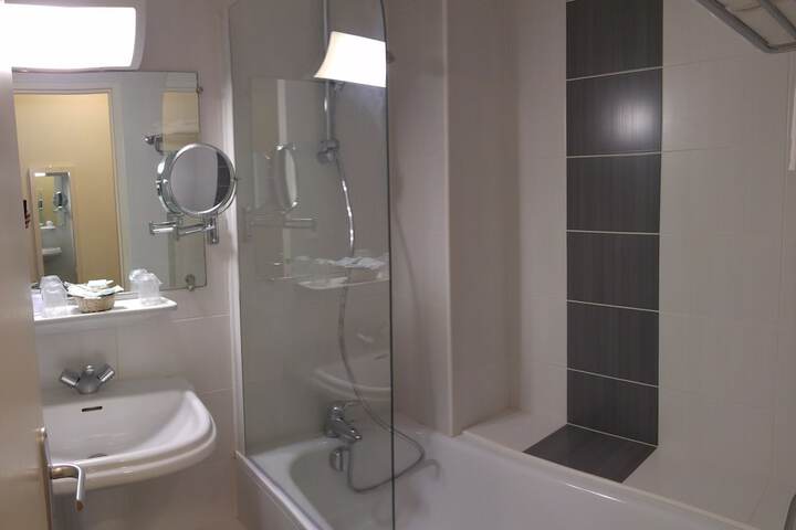 Room 20 of 37