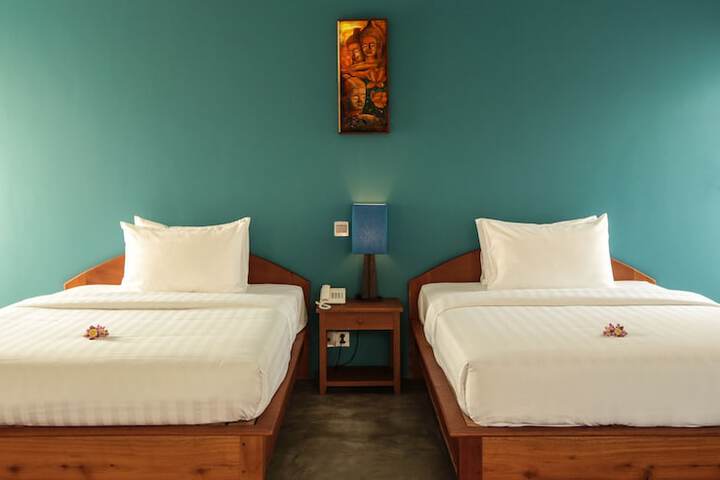 Room 18 of 180