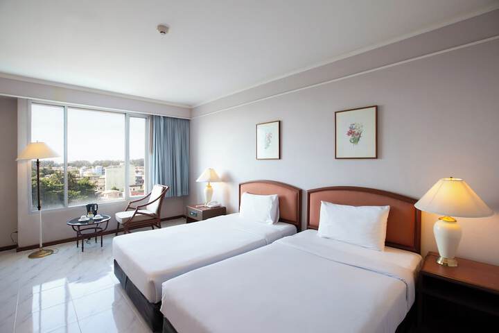 Room 8 of 49