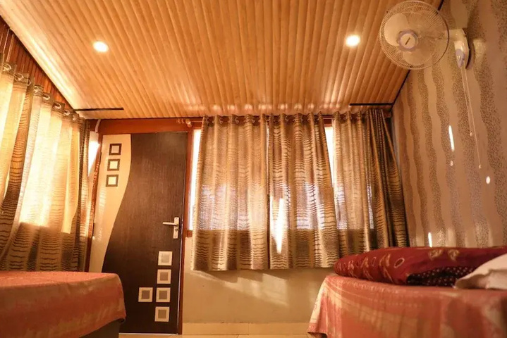Room 7 of 15