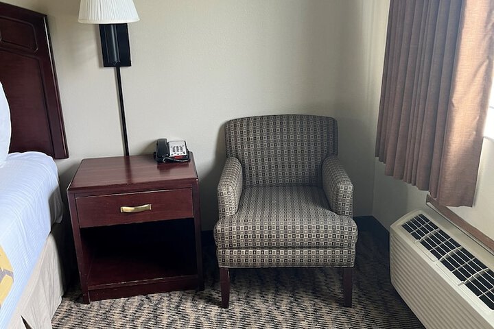 1 King Bed Mobility Accessible (2 of 10)