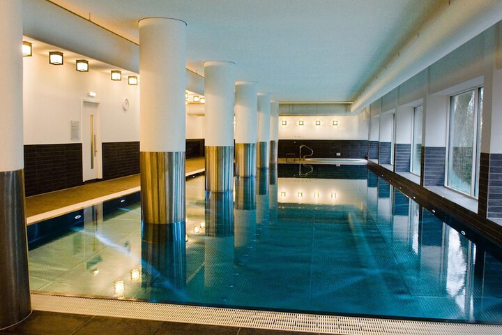 Hotel with Pool