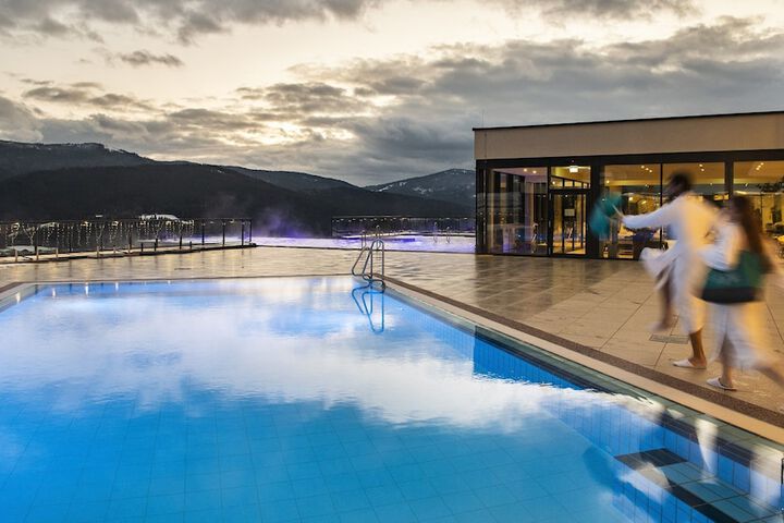 Pools & Facilities