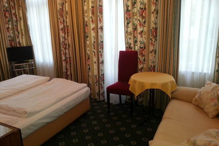 Room 7 of 41