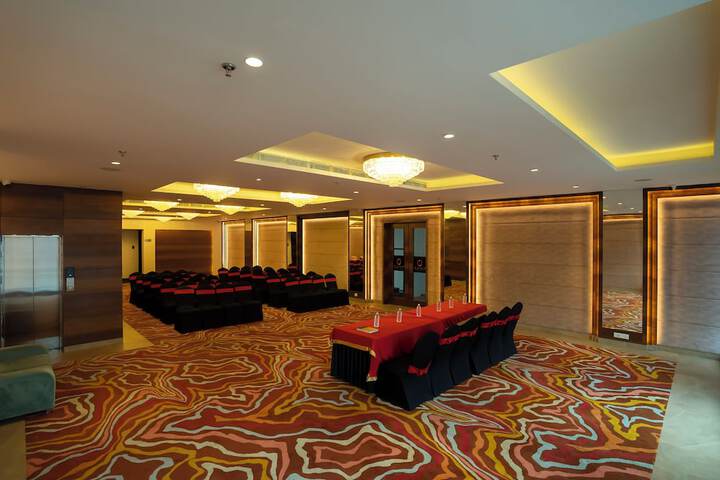 Ballroom/Hall 47 of 60
