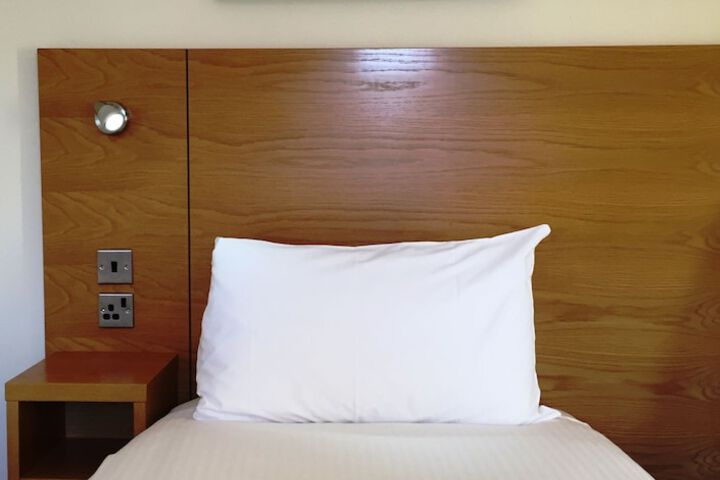 Room 10 of 33