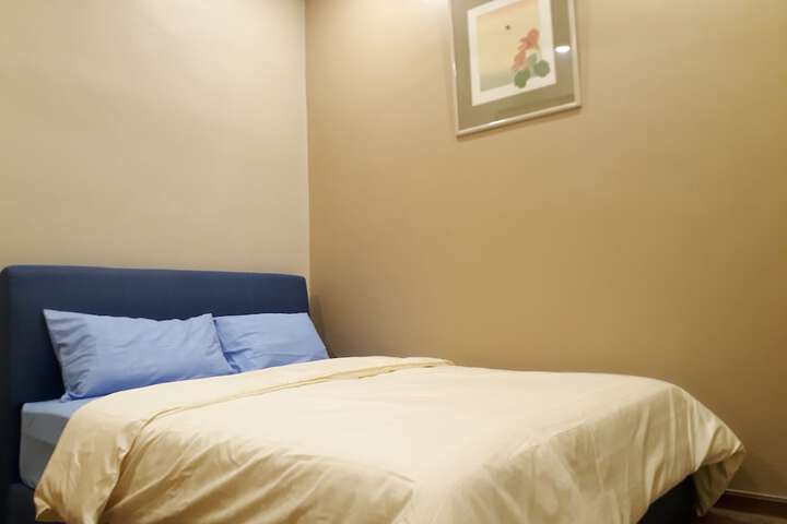 Room 2 of 17