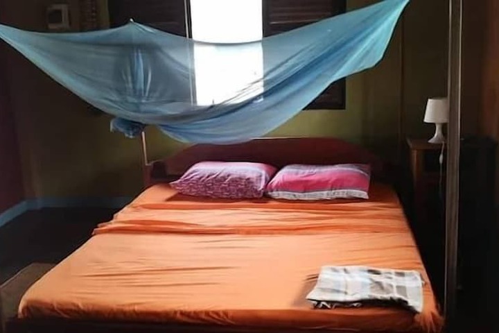 Room 6 of 40