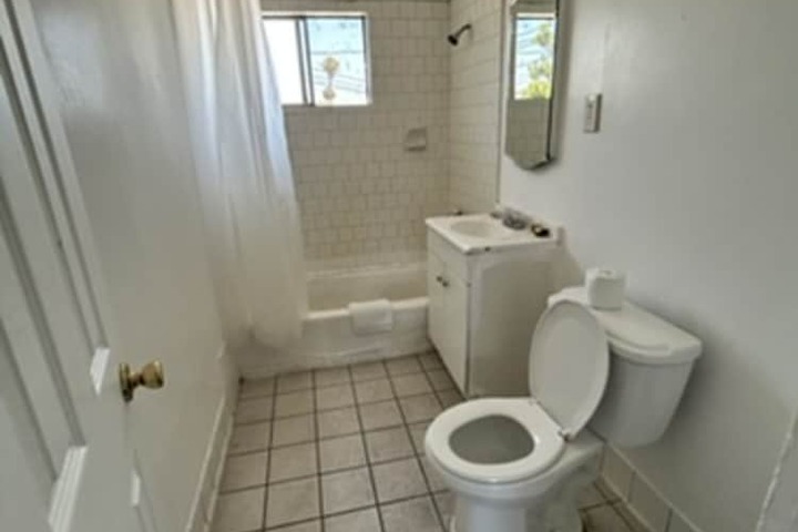 Room 21 of 31