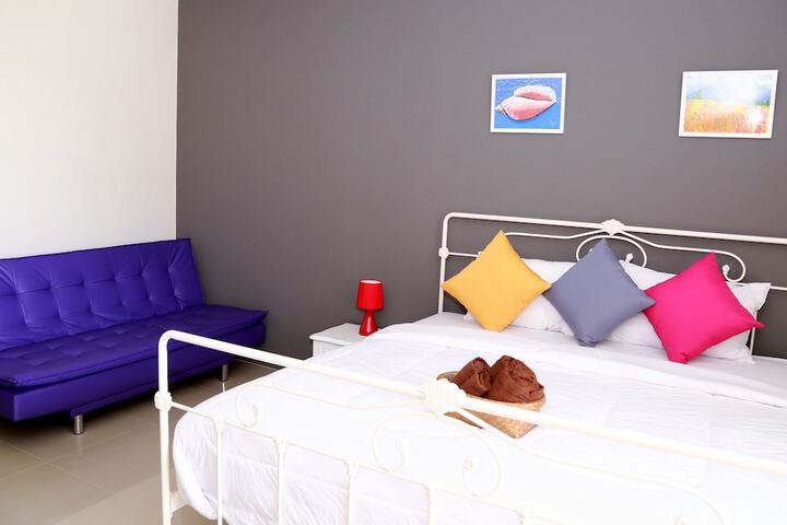 Room 10 of 94