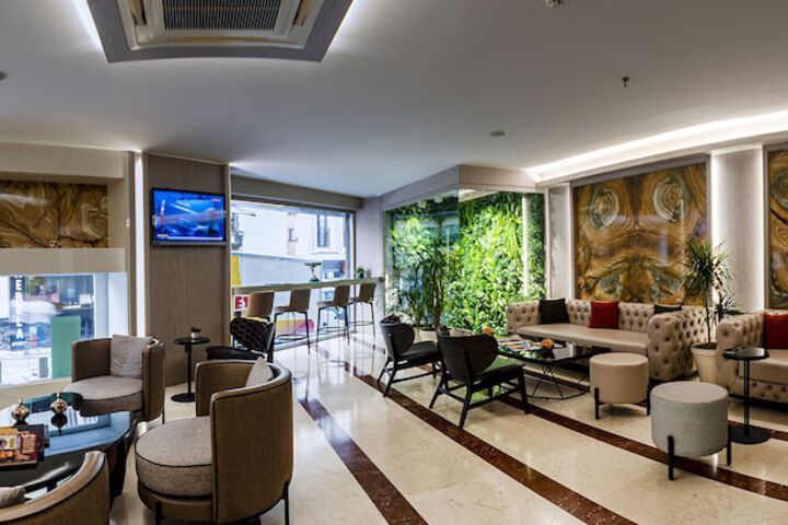 Entrance & Lobby