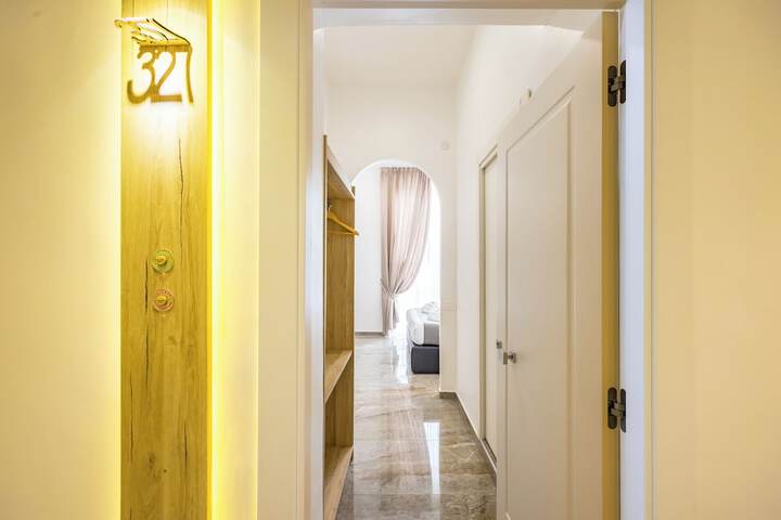 Room 16 of 78