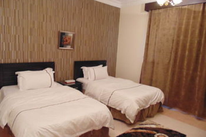Room 9 of 31