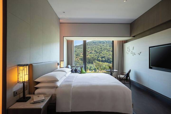 Room 6 of 49