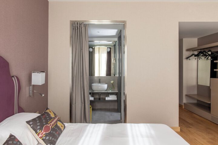 Room 50 of 162