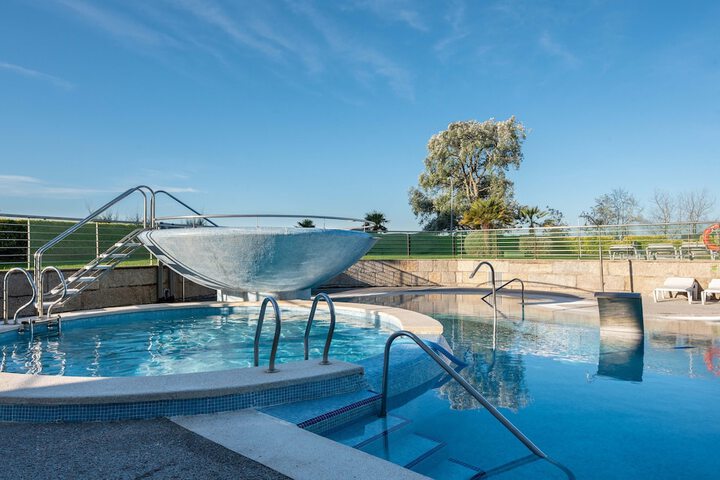 Hotel with Pool