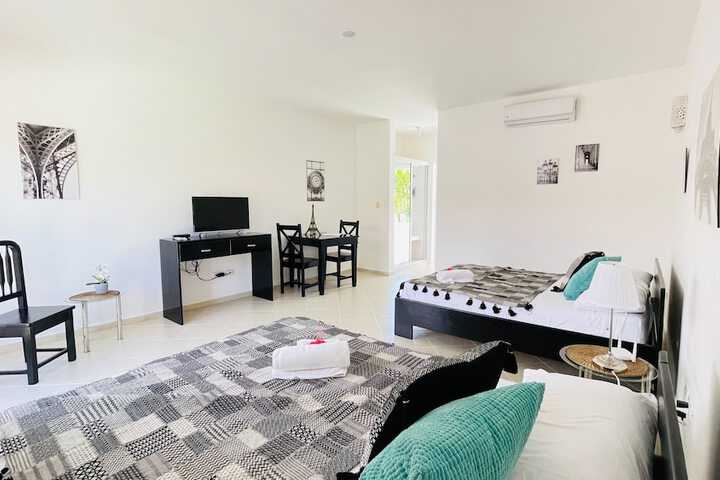 Room 38 of 213