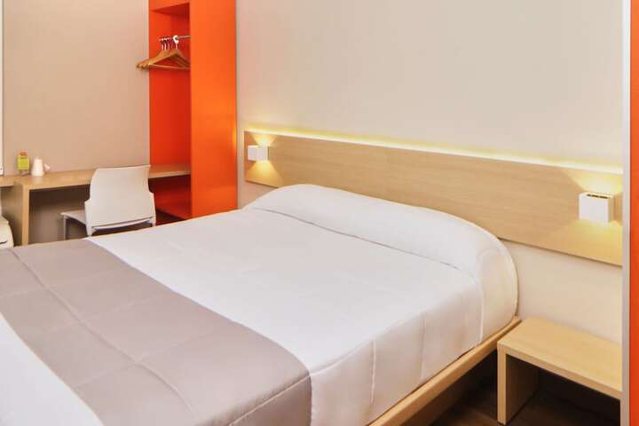 Room 18 of 42