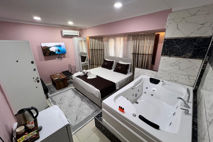 Room 73 of 83