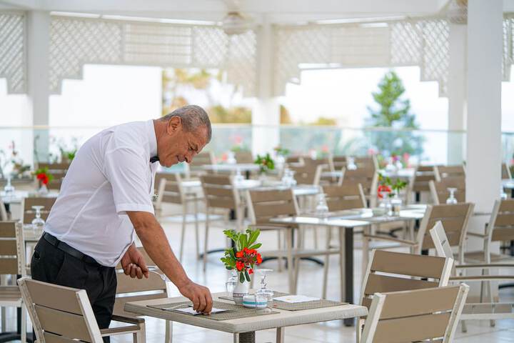Dining 44 of 72
