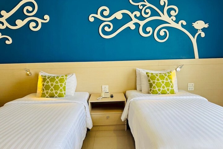 Room 14 of 32