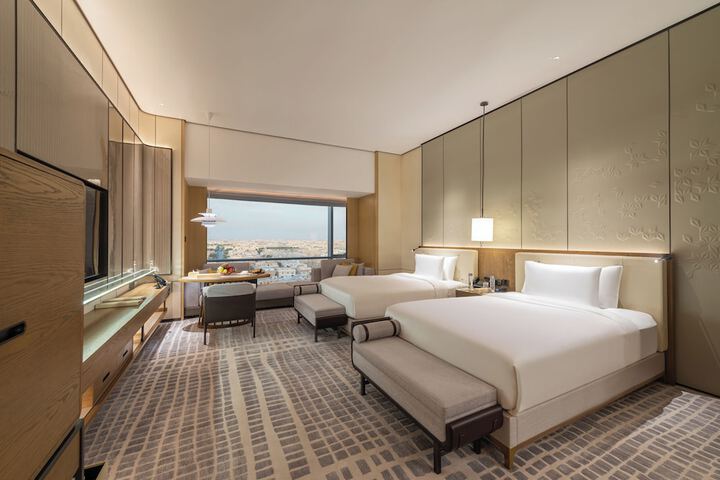Room 3 of 90