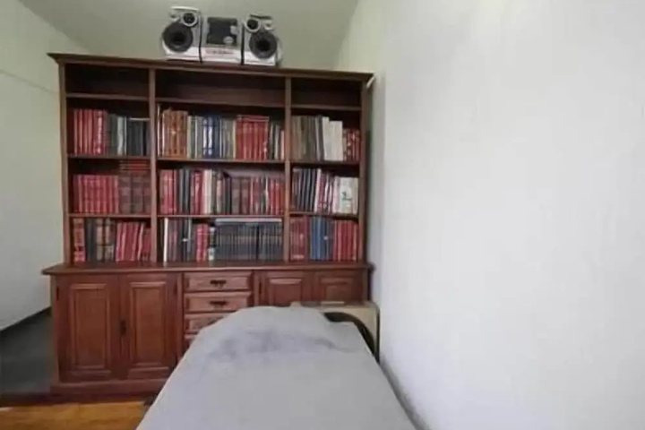 Room 2 of 12