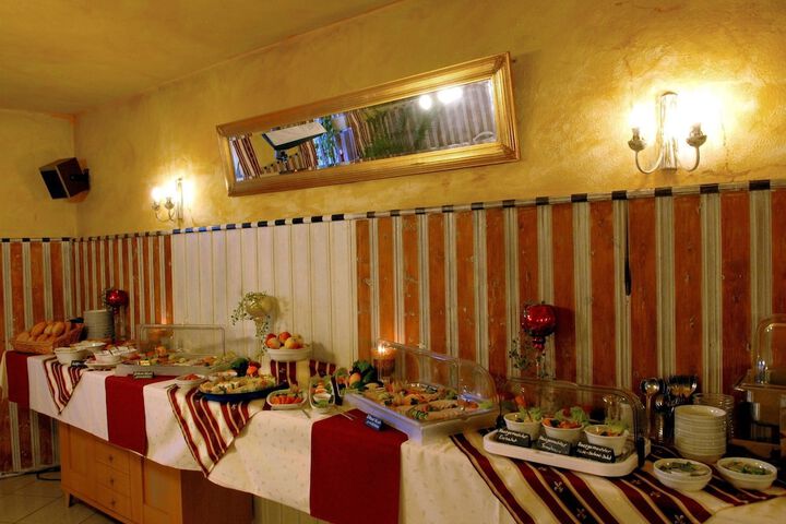 Dining Photos