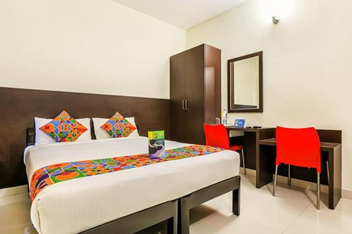 Fabhotel Comfort Inn