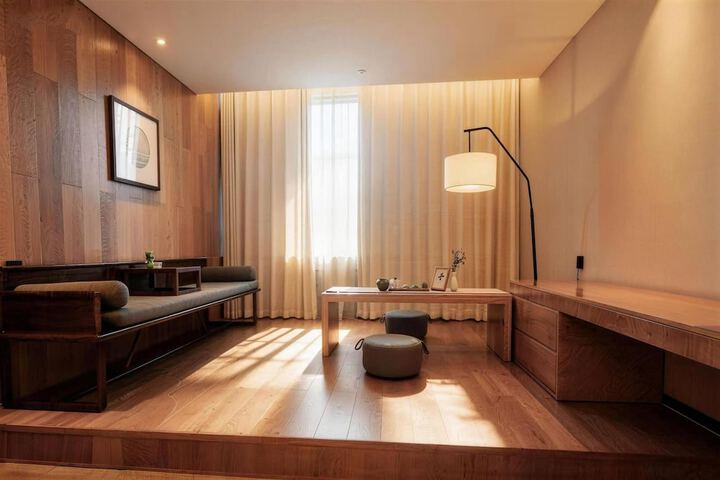 Room 82 of 162